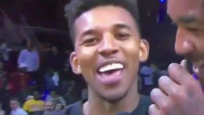 库里尝试用高尔夫球投洞，看起来比他投三分难多了（库里挑战高尔夫球进洞，竟比他投三分难多了）