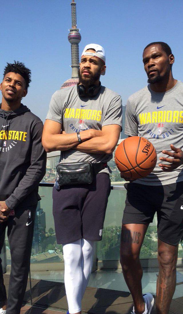 德天空：拜仁可能与格纳布里续约至2028年，但薪水会降低（德天空称：拜仁或将与格纳布里续约至2028年，薪资将下调）