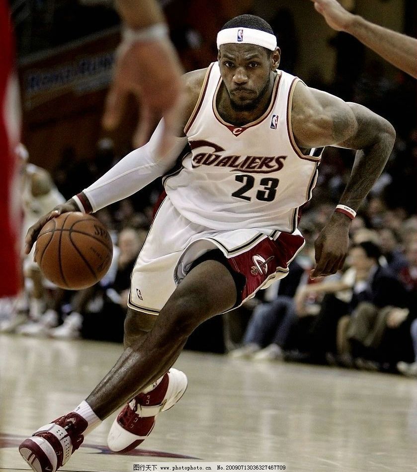 解放者杯决赛前瞻：帕尔梅拉斯进攻最强，弗拉门戈防守最稳固（解放者杯决战前瞻：帕尔梅拉斯火力最猛，弗拉门戈防线最稳）