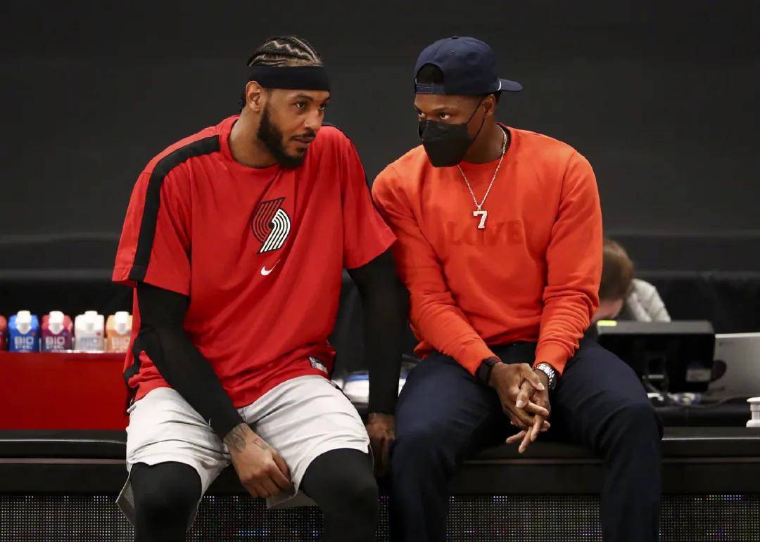 NBA：独行侠击败雄鹿 东契奇全场三双（NBA：独行侠力克雄鹿，东契奇砍下三双）